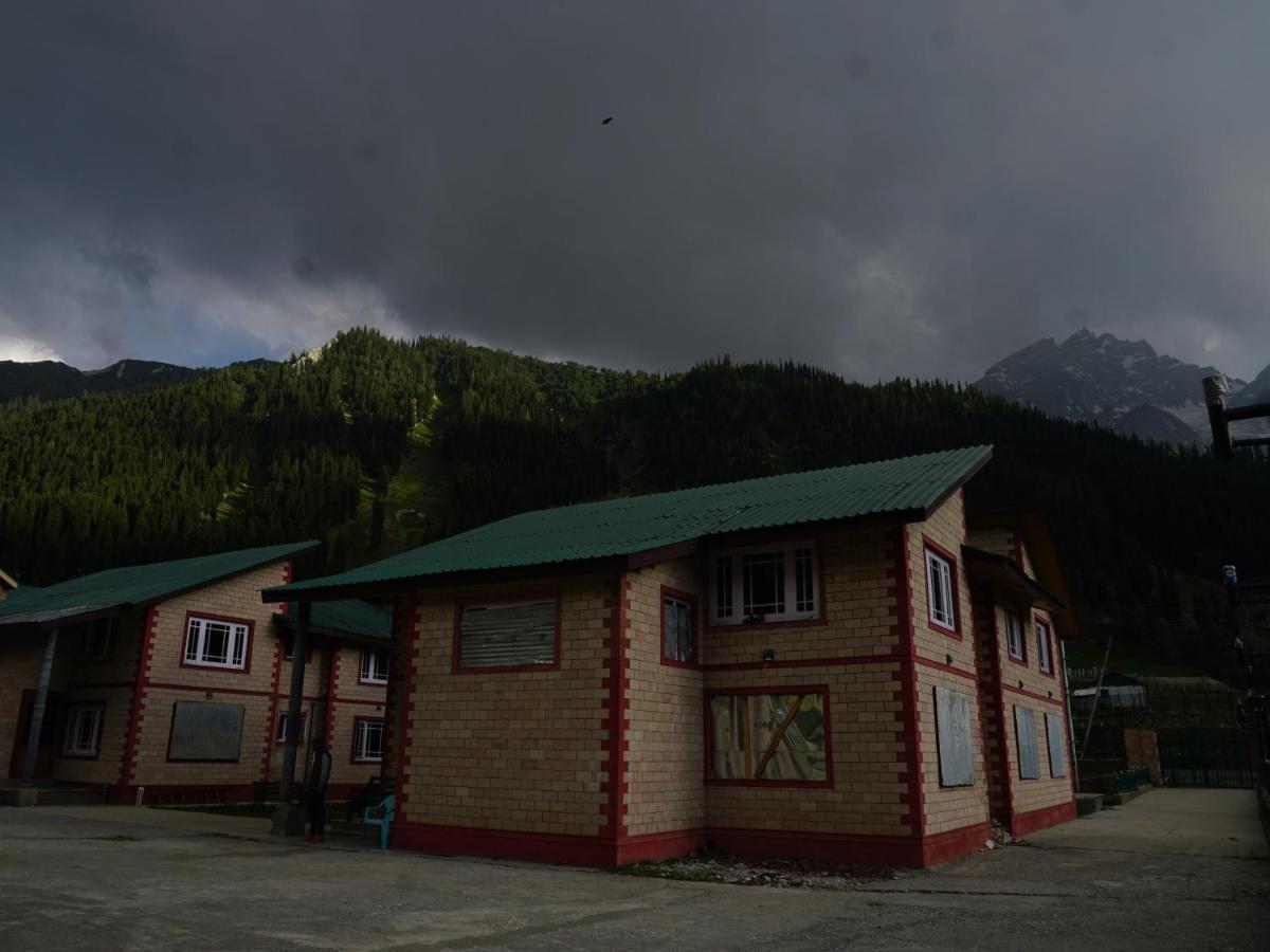 Hotel Barzman Sonāmarg Esterno foto