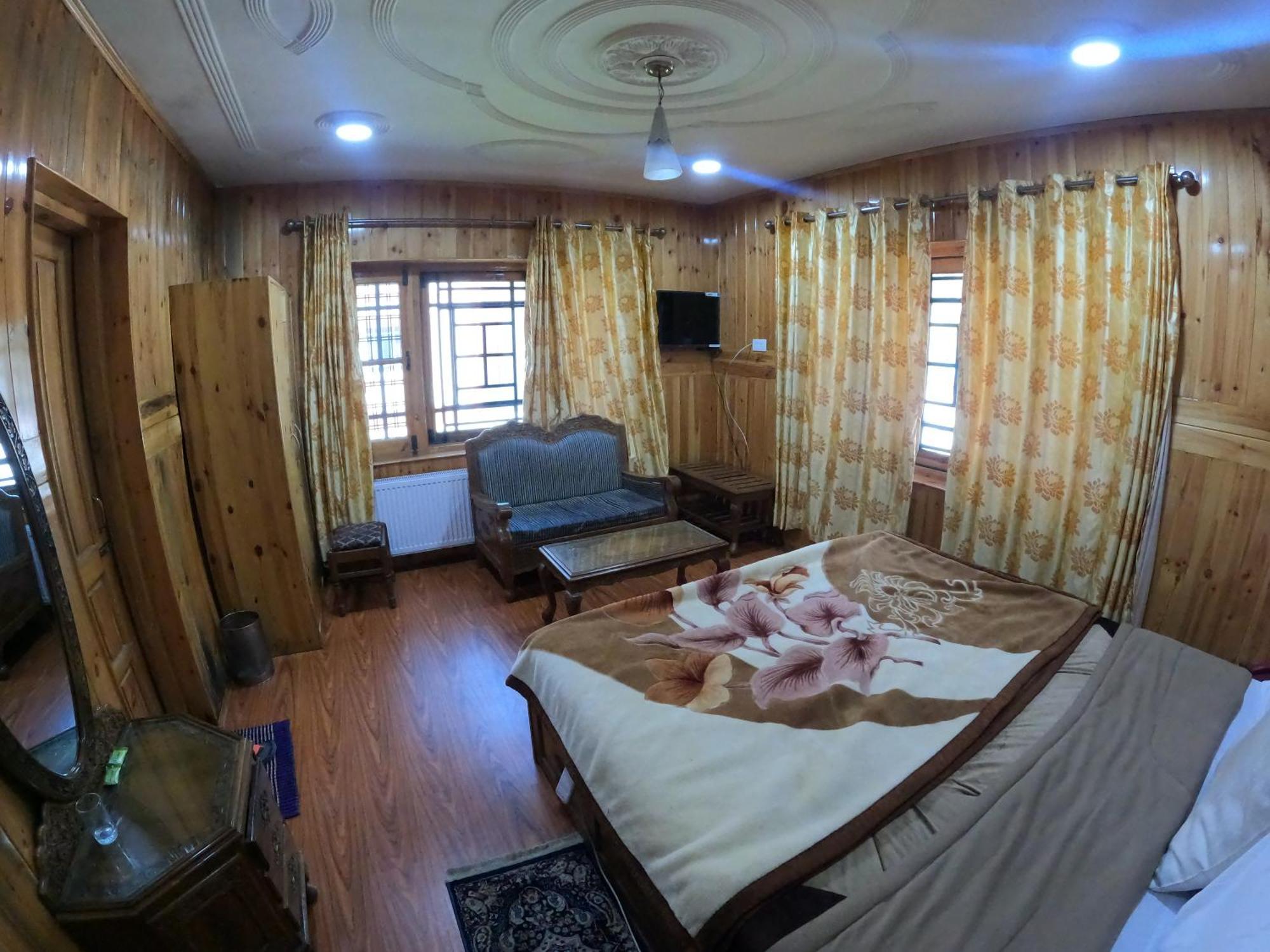Hotel Barzman Sonāmarg Esterno foto