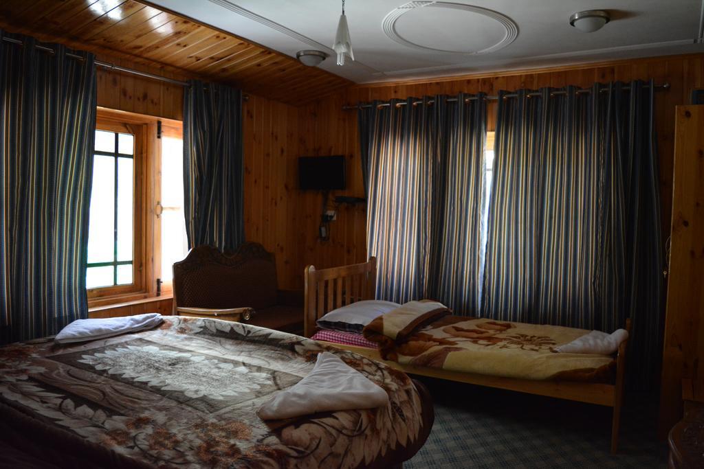 Hotel Barzman Sonāmarg Esterno foto