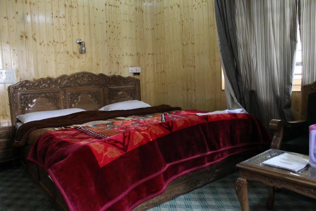 Hotel Barzman Sonāmarg Esterno foto